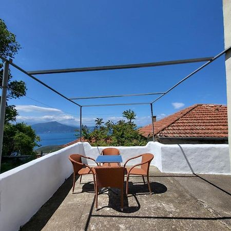 Παραδοσιακό Σπίτι Με Θέα Villa Tríkeri Екстериор снимка