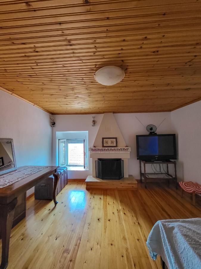 Παραδοσιακό Σπίτι Με Θέα Villa Tríkeri Екстериор снимка