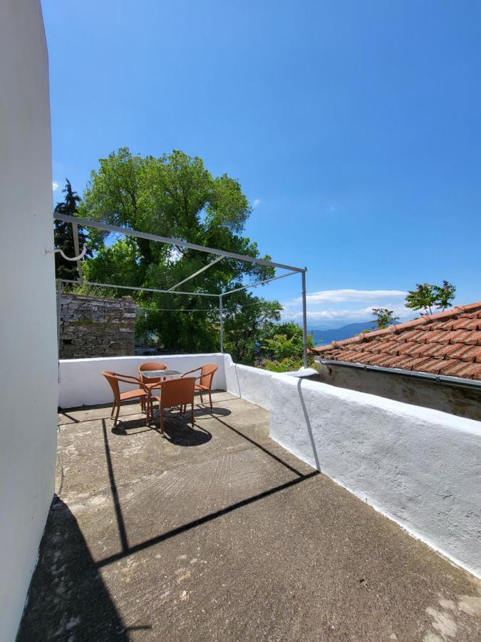 Παραδοσιακό Σπίτι Με Θέα Villa Tríkeri Екстериор снимка