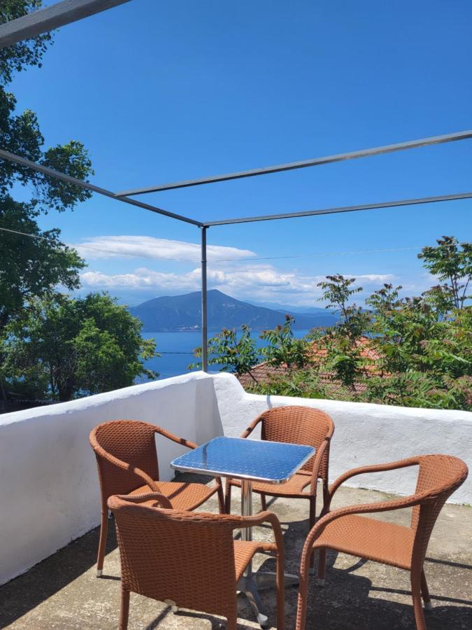 Παραδοσιακό Σπίτι Με Θέα Villa Tríkeri Екстериор снимка